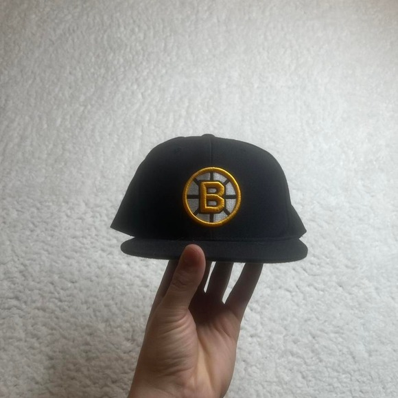 Mitchell & ness Boston bruins men's black and yellow snapbask‎ hat - Picture 1 of 4